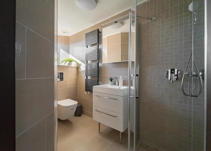 Exclusive & Duplex By Prestige Homes Apartment *