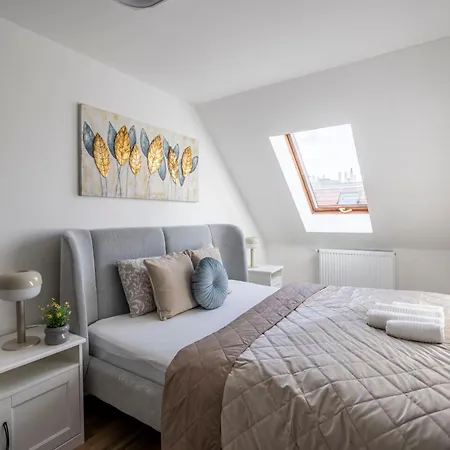 Exclusive & Duplex By Prestige Homes דירה בודפשט