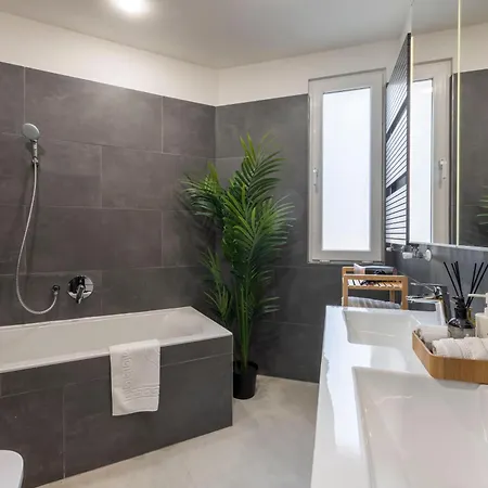 Exclusive & Duplex By Prestige Homes Boedapest