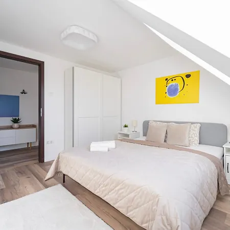 Exclusive & Duplex By Prestige Homes *