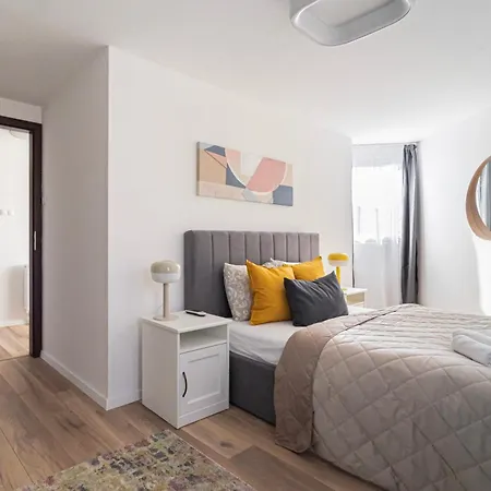 Exclusive & Duplex By Prestige Homes Apartment *