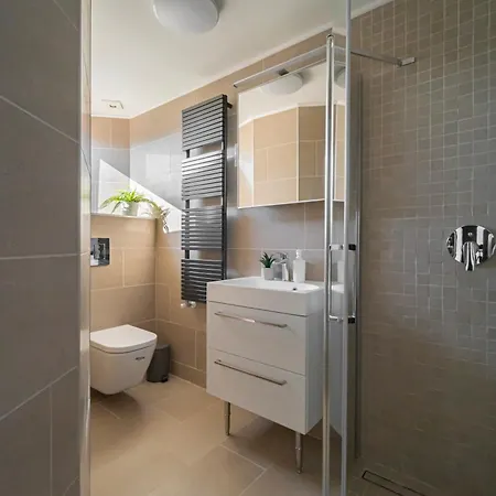 Exclusive & Duplex By Prestige Homes Apartment *
