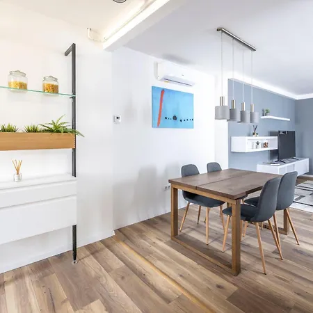 アパート Exclusive & Duplex By Prestige Homes